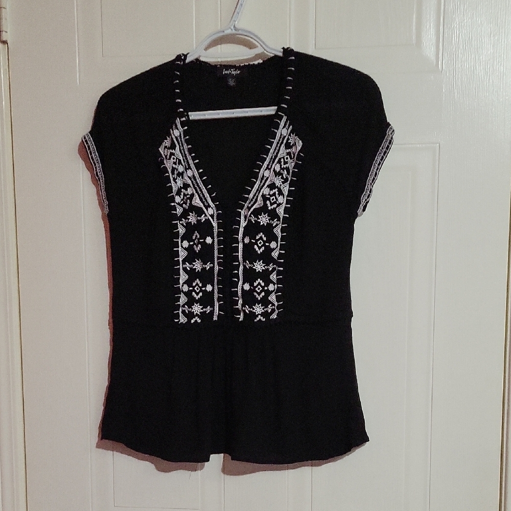 Lord & Taylor Black Embroidered Sleeveless Blouse US XS